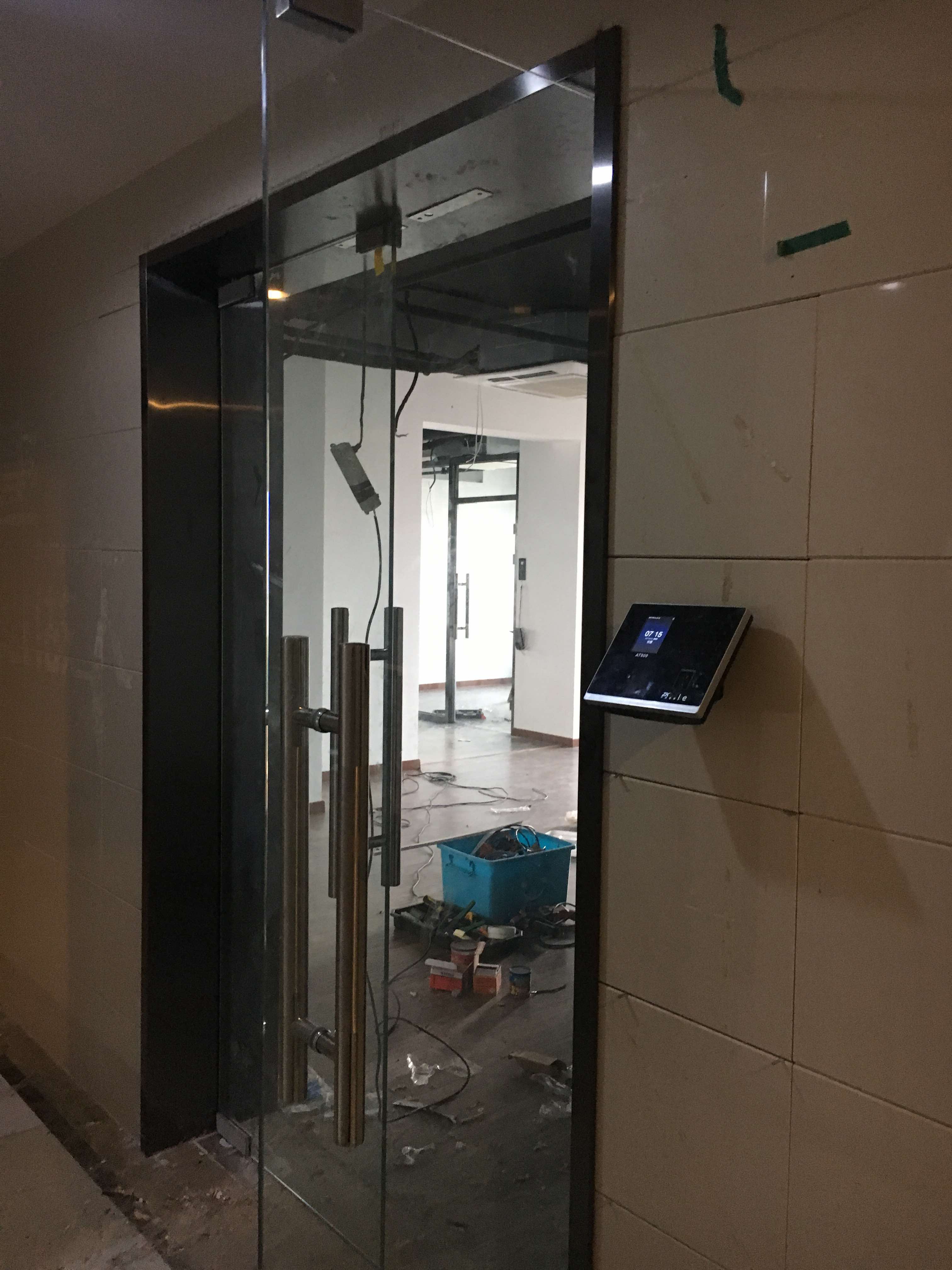 云智慧電子商務人臉識別門禁系統安裝工程